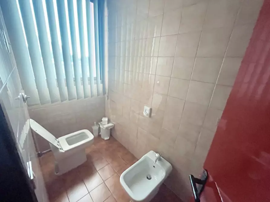 Immagine 14 di Ufficio in vendita  a Padova