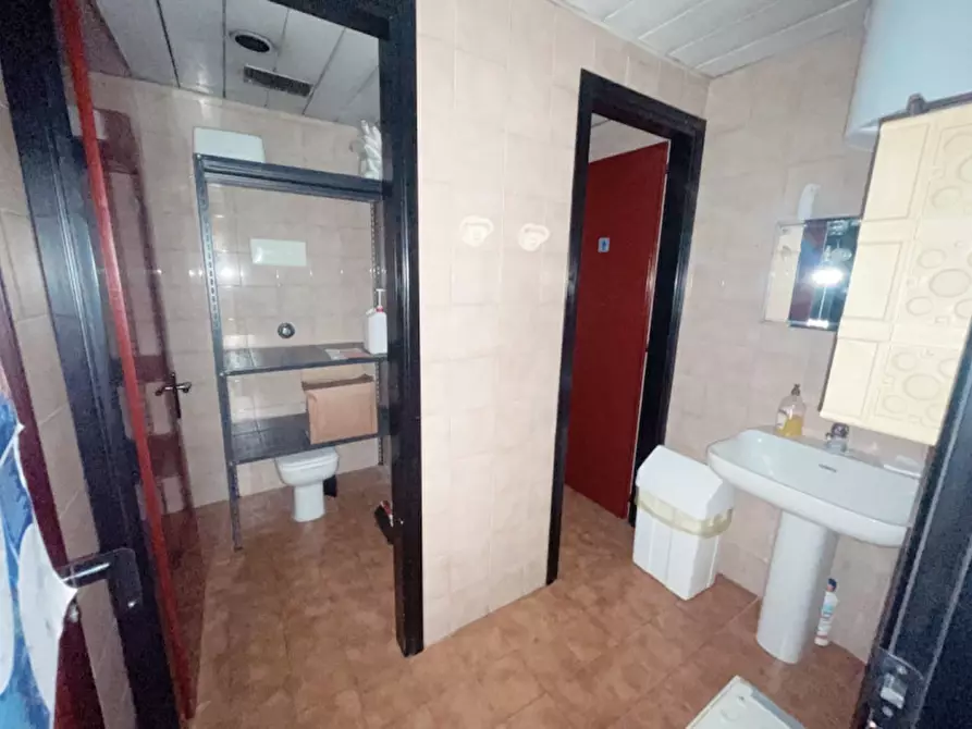 Immagine 15 di Ufficio in vendita  a Padova