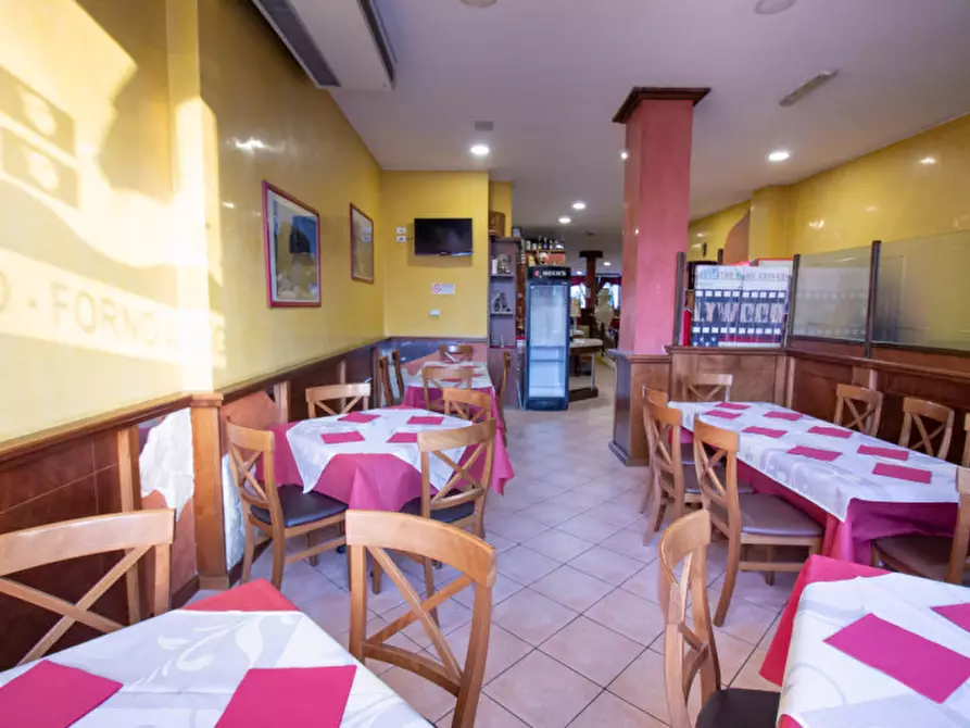 Immagine 9 di Attività commerciale in vendita  in Piazza Derna, 238/C a Torino