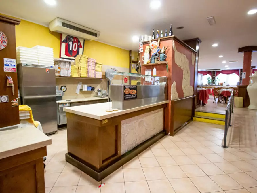 Immagine 14 di Attività commerciale in vendita  in Piazza Derna, 238/C a Torino