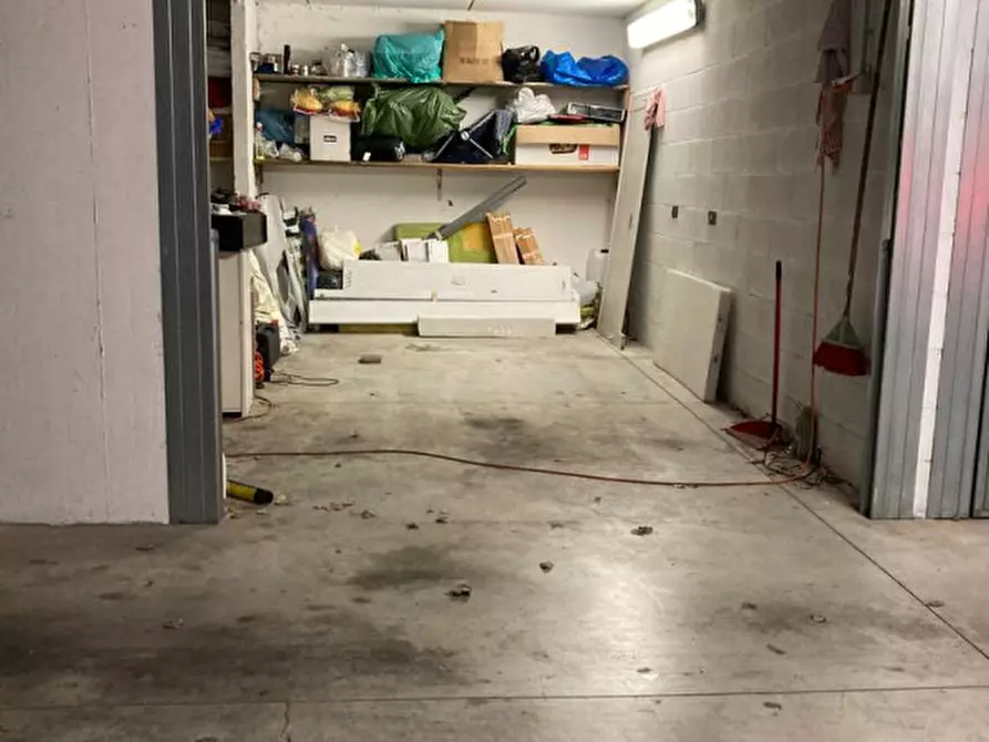 Immagine 3 di Garage in vendita  in VIA VILLA DEMIDOFF a Firenze