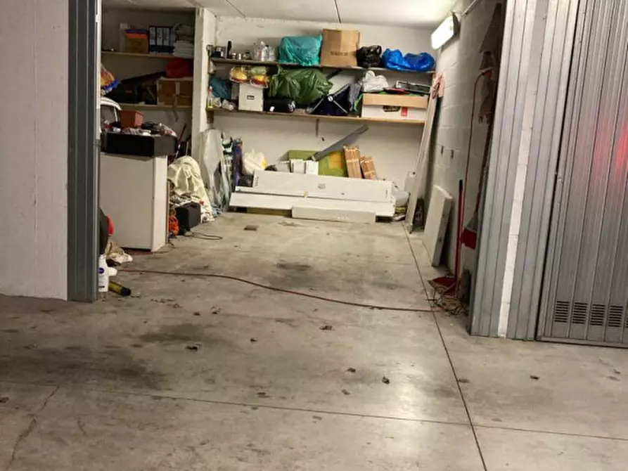 Immagine 7 di Garage in vendita  in VIA VILLA DEMIDOFF a Firenze