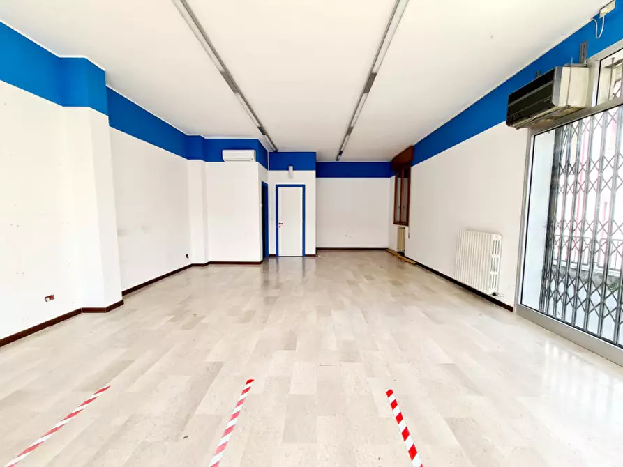 Immagine 2 di Negozio in vendita  in VIA 4 NOVEMBRE a Ospedaletto Euganeo