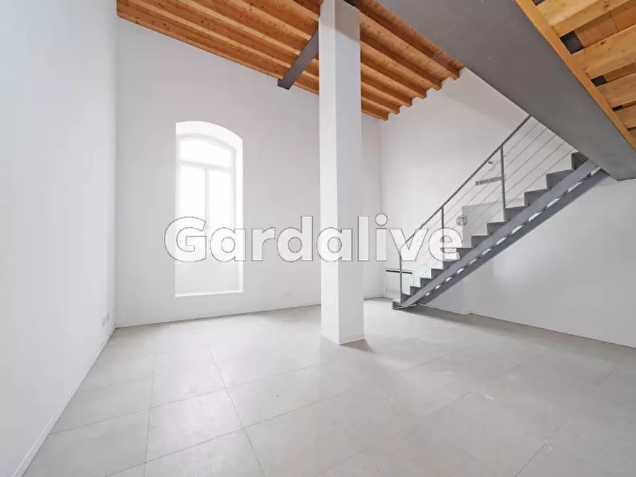 Immagine 2 di Appartamento in vendita  in Via Brunati 17 a Salò