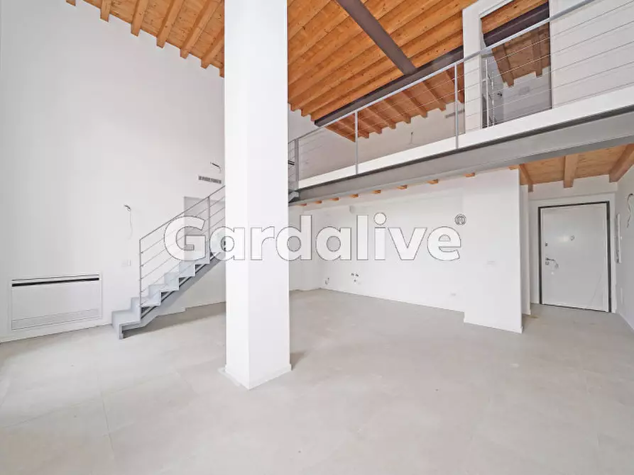 Immagine 3 di Appartamento in vendita  in Via Brunati 17 a Salò