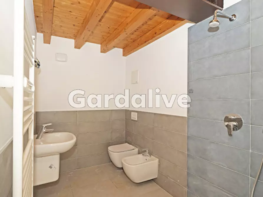 Immagine 7 di Appartamento in vendita  in Via Brunati 17 a Salò