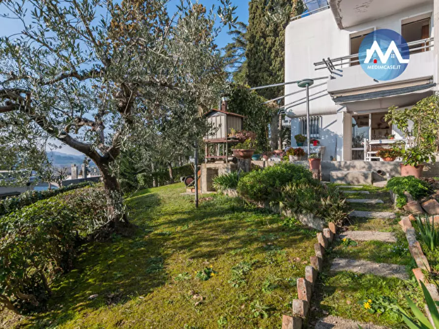 casa indipendente in vendita a Pesaro in zona Cattabrighe