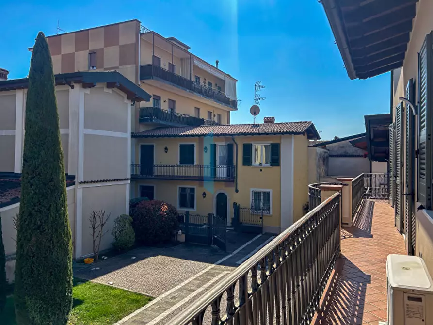 Immagine 29 di Villetta a schiera in affitto  a Travagliato