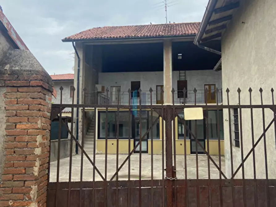 Immagine 2 di Rustico / casale in vendita  a Travagliato