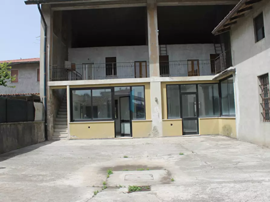 Immagine 9 di Rustico / casale in vendita  a Travagliato