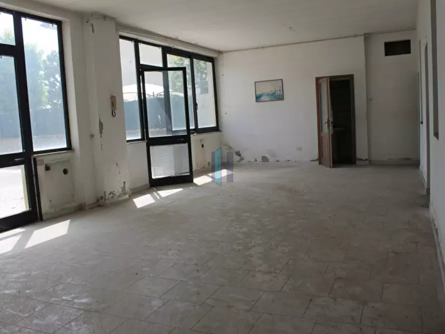 Immagine 11 di Rustico / casale in vendita  a Travagliato