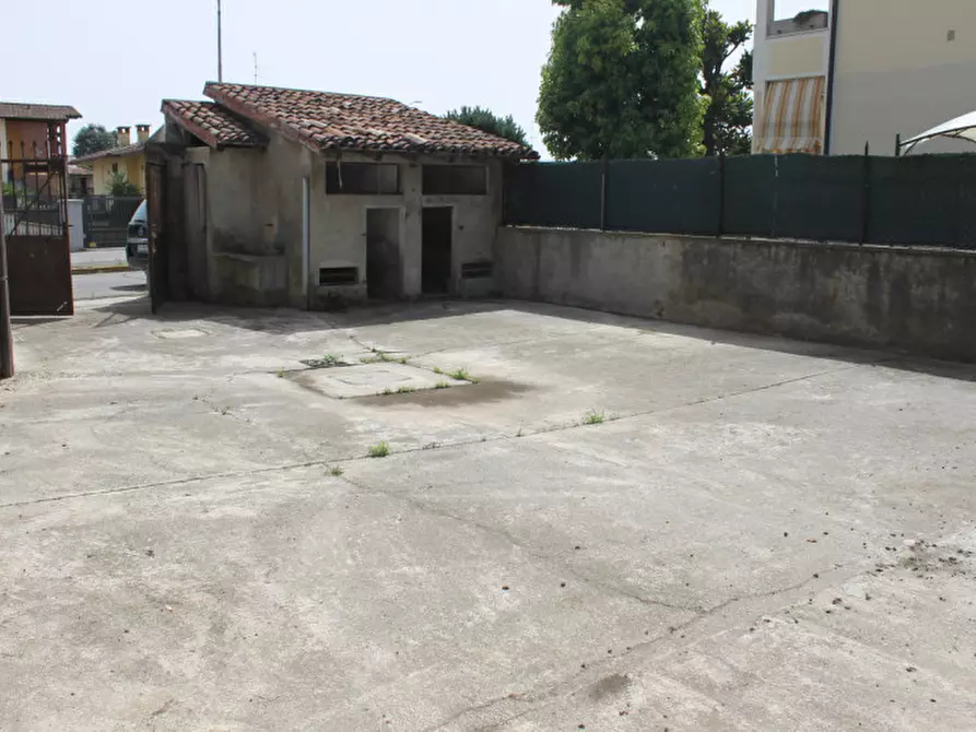 Immagine 21 di Rustico / casale in vendita  a Travagliato