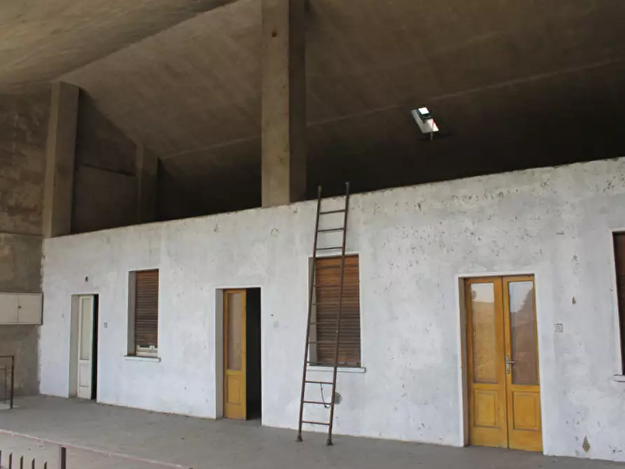 Immagine 28 di Rustico / casale in vendita  a Travagliato