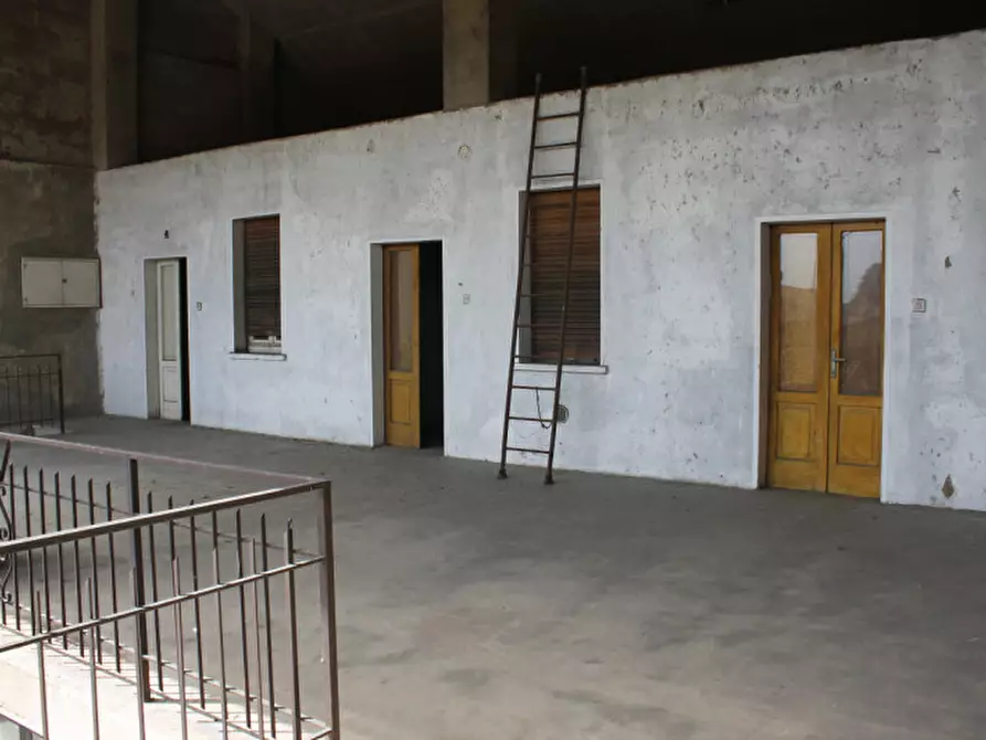 Immagine 29 di Rustico / casale in vendita  a Travagliato