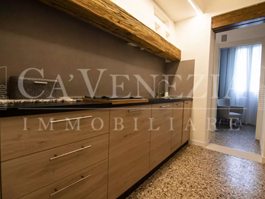 Immagine 7 di Appartamento in vendita  in Riva De Biasio a Venezia