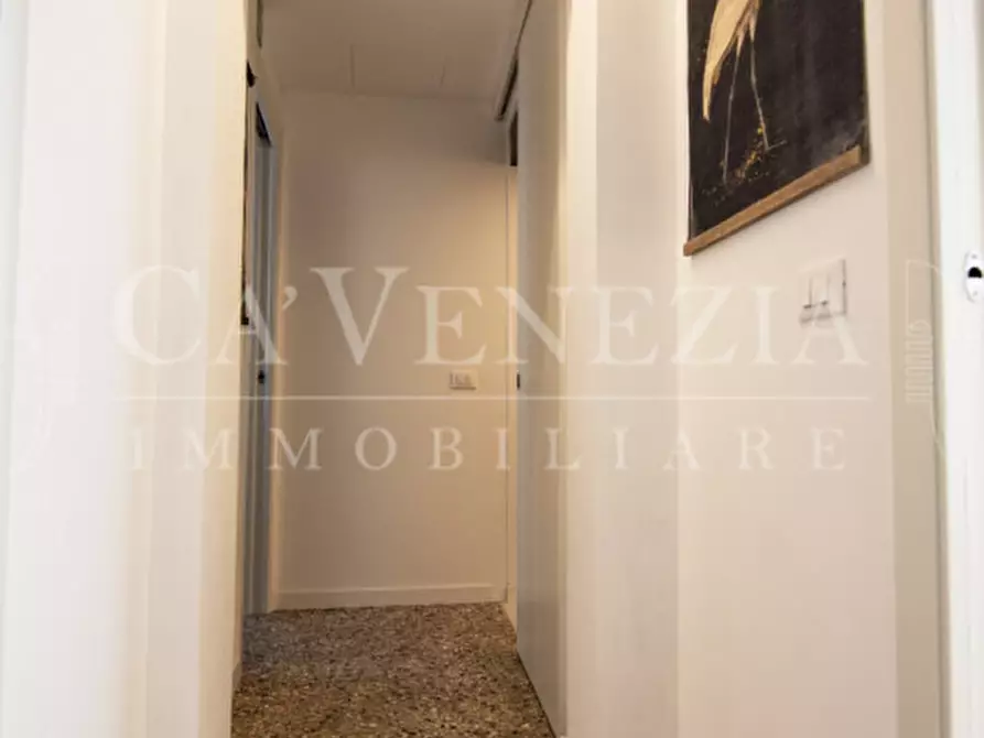 Immagine 9 di Appartamento in vendita  in Riva De Biasio a Venezia