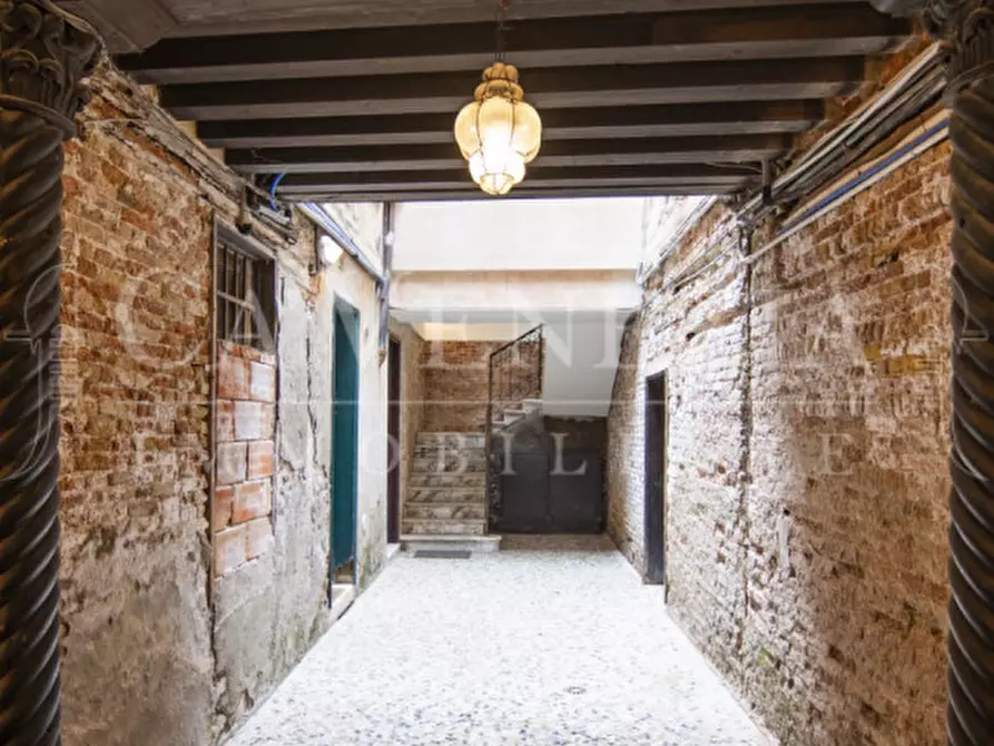 Immagine 25 di Appartamento in vendita  in Riva De Biasio a Venezia