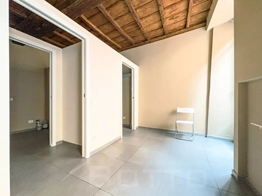 Immagine 5 di Negozio in vendita  in Via prevosto felice piana 33 a Borgomanero