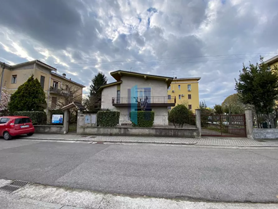 Immagine 3 di Villa in vendita  in Traversa Sedicesima Villaggio Sereno 14 a Brescia