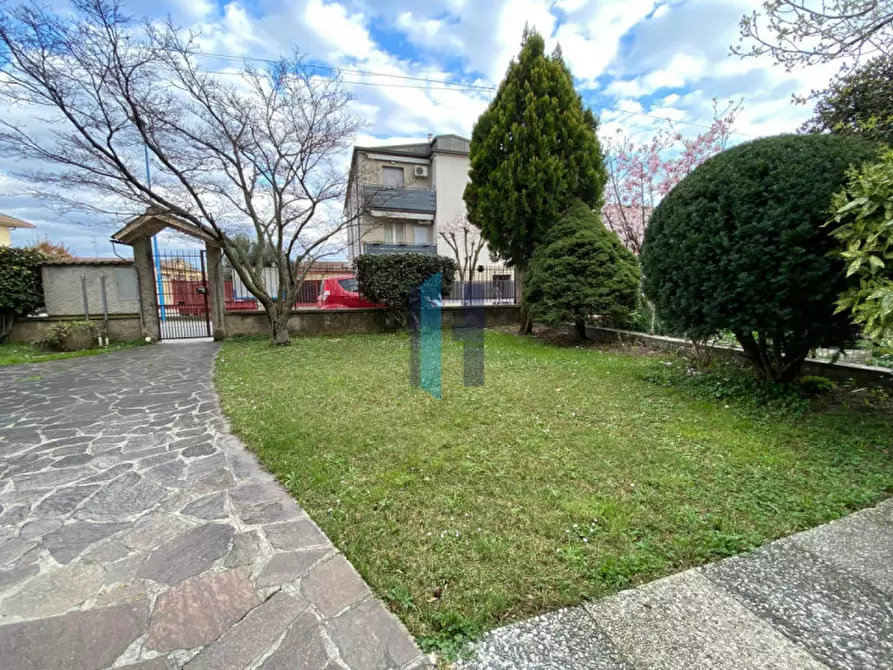 Immagine 5 di Villa in vendita  in Traversa Sedicesima Villaggio Sereno 14 a Brescia