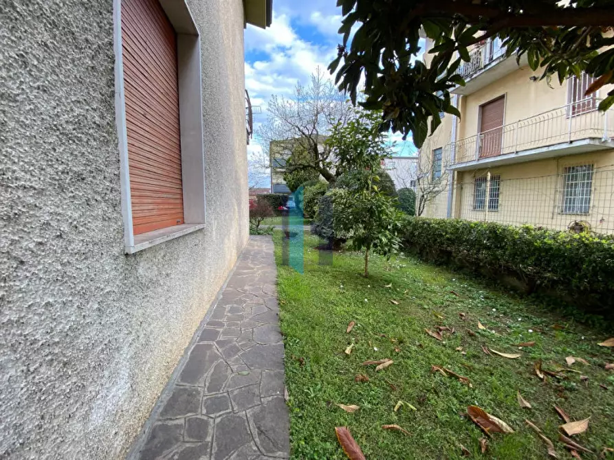 Immagine 9 di Villa in vendita  in Traversa Sedicesima Villaggio Sereno 14 a Brescia