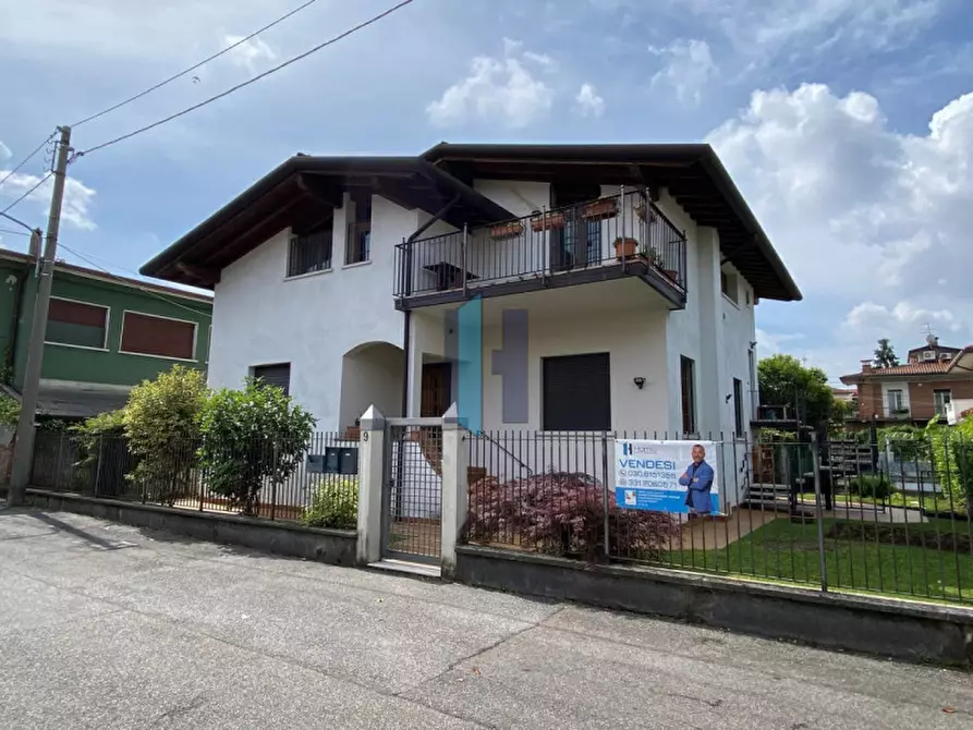 Immagine 1 di Villa in vendita  in Via Perugia 9 a Brescia