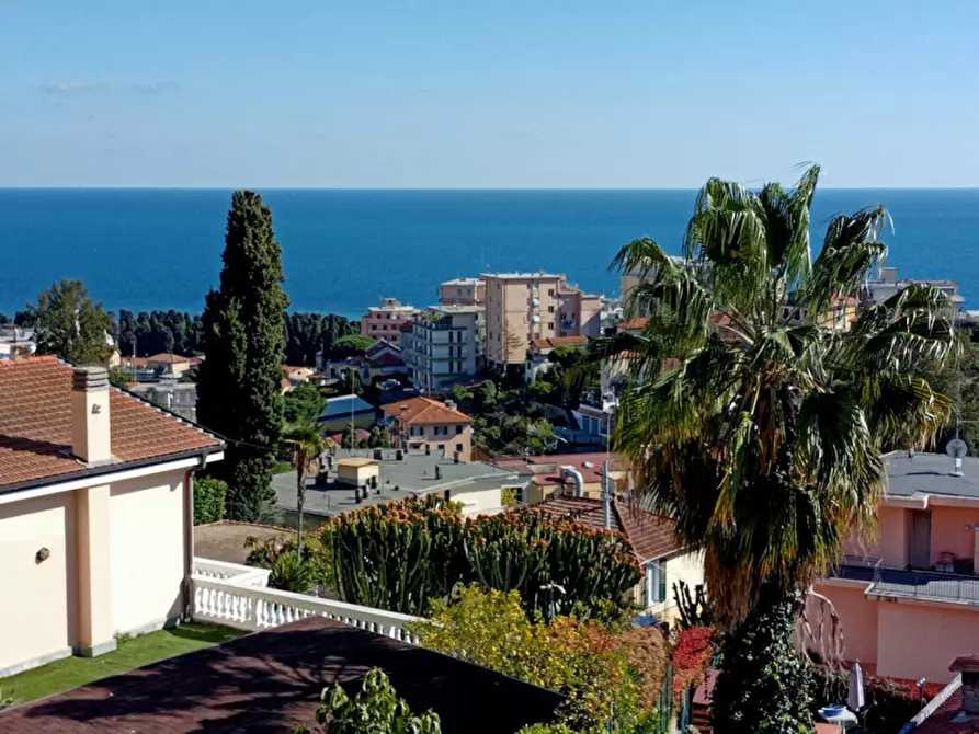 Immagine 2 di Appartamento in vendita  in Strada Solaro a San Remo