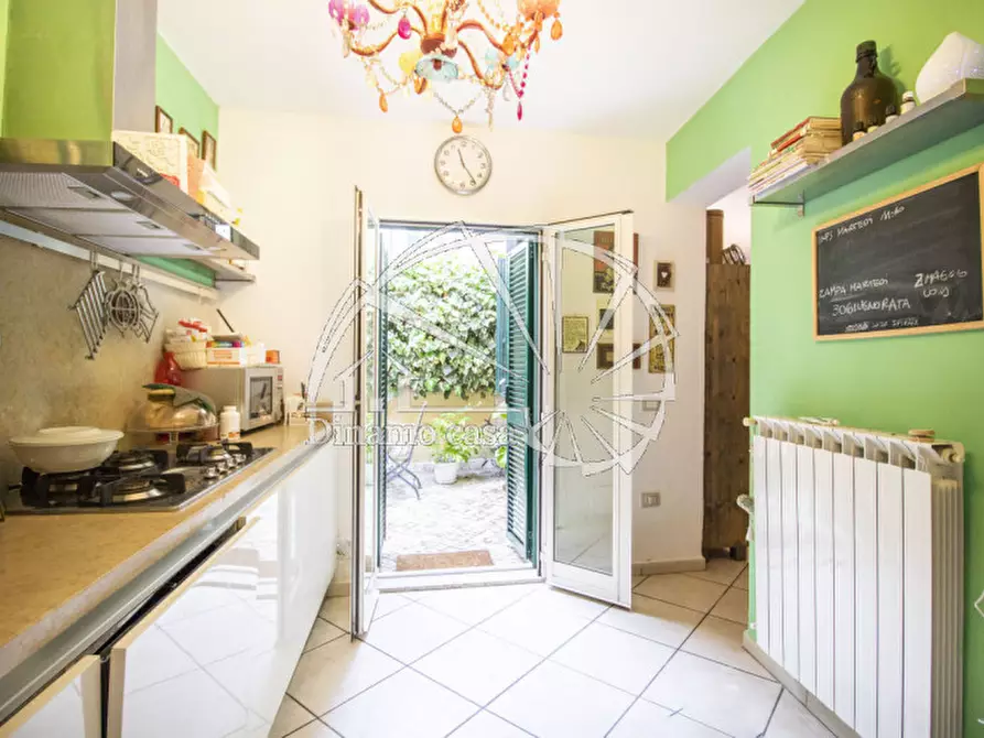 Immagine 3 di Casa indipendente in vendita  a Prato