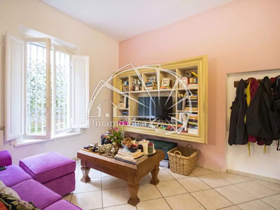 Immagine 17 di Casa indipendente in vendita  a Prato