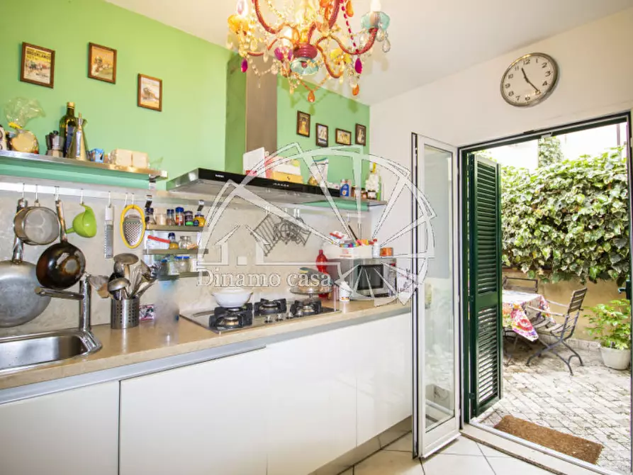 Immagine 19 di Casa indipendente in vendita  a Prato