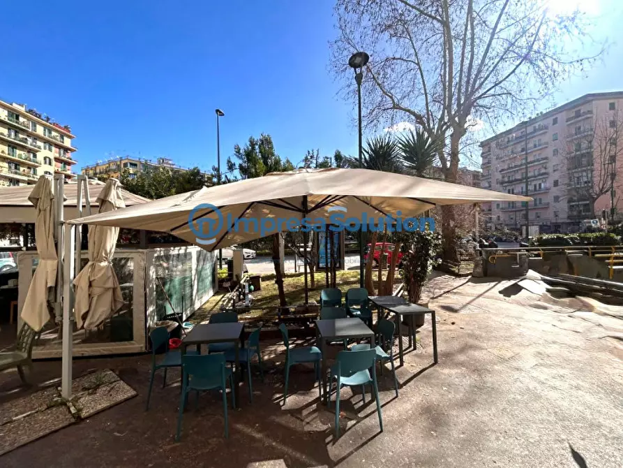 Immagine 1 di Attività commerciale in vendita  in Piazza Medaglie D'oro a Napoli