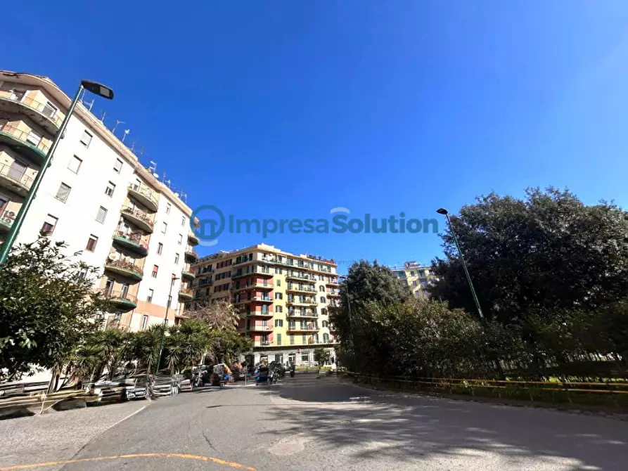 Immagine 4 di Attività commerciale in vendita  in Piazza Medaglie D'oro a Napoli