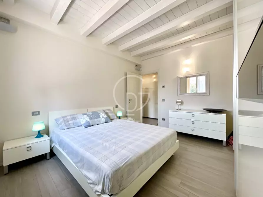 Immagine 14 di Appartamento in vendita  a Desenzano Del Garda