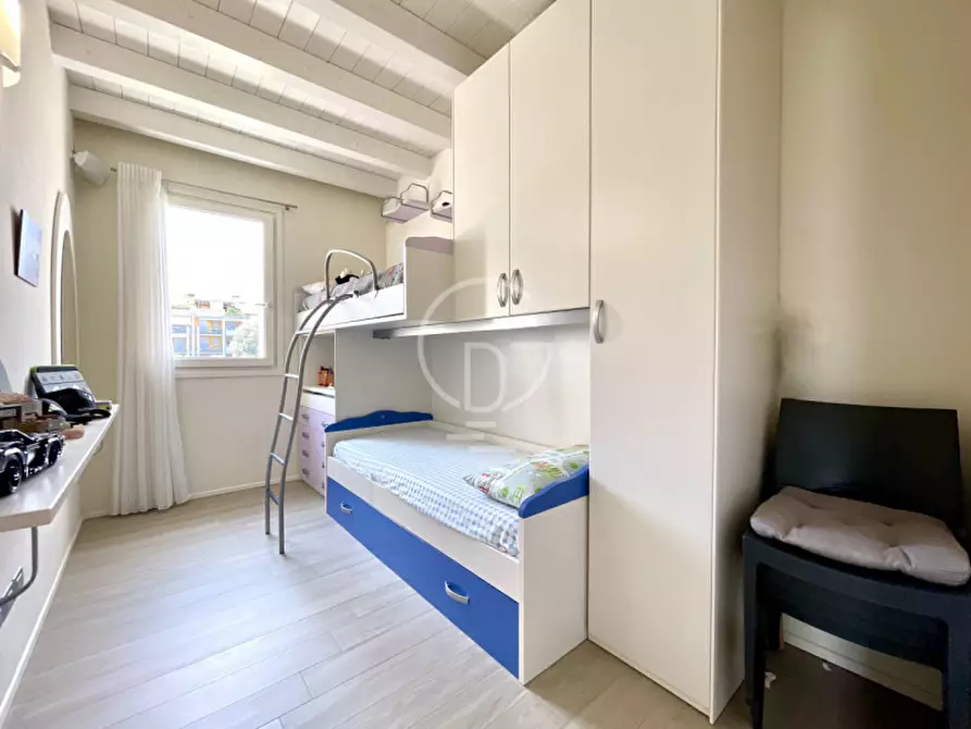 Immagine 15 di Appartamento in vendita  a Desenzano Del Garda