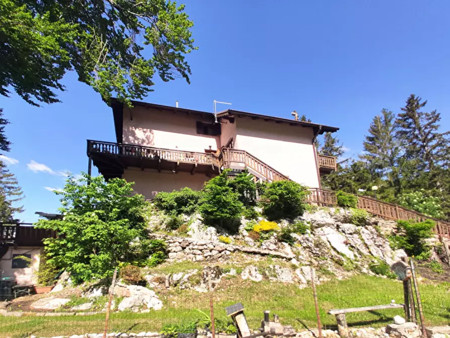 Immagine 3 di Casa bifamiliare in vendita  in via malga a Madruzzo