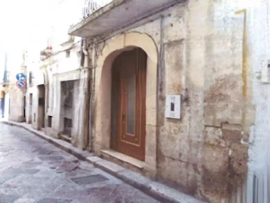 Immagine 1 di Magazzino in vendita  in Via Nunzio Ingannamorte 9 a Gravina In Puglia