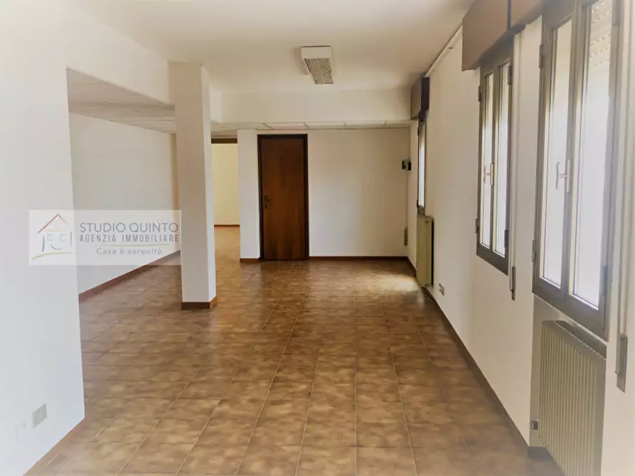 Immagine 3 di Ufficio in affitto  a Zero Branco