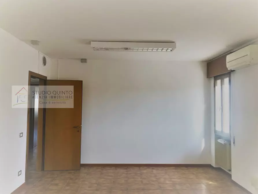 Immagine 8 di Ufficio in affitto  a Zero Branco