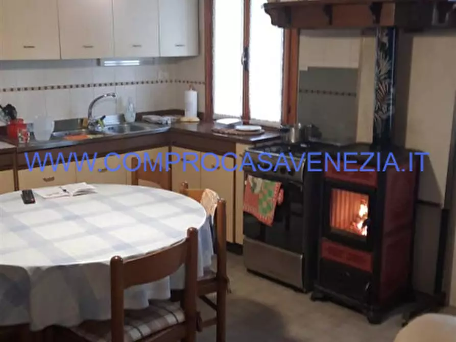 Immagine 5 di Rustico / casale in vendita  in via fontane a Villorba