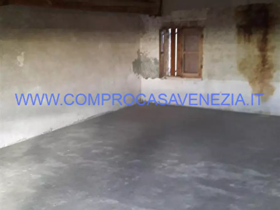 Immagine 11 di Rustico / casale in vendita  in via fontane a Villorba