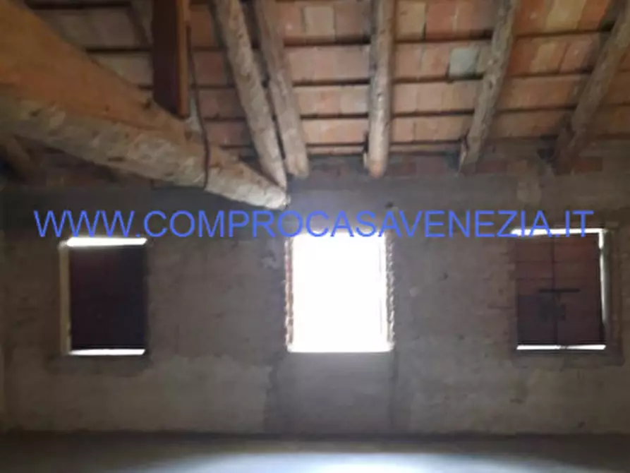 Immagine 12 di Rustico / casale in vendita  in via fontane a Villorba