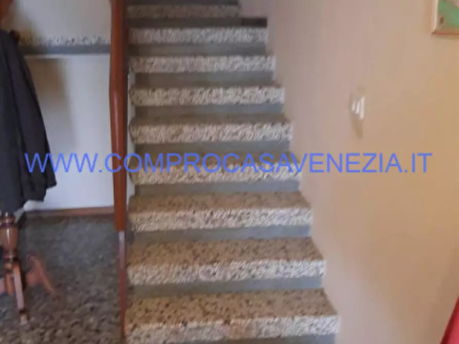 Immagine 16 di Rustico / casale in vendita  in via fontane a Villorba