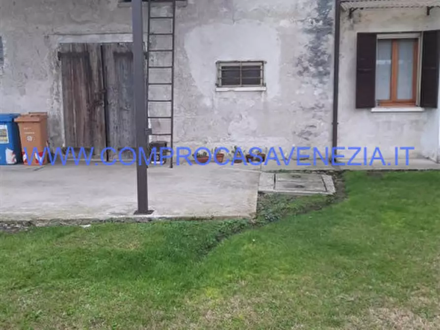 Immagine 22 di Rustico / casale in vendita  in via fontane a Villorba