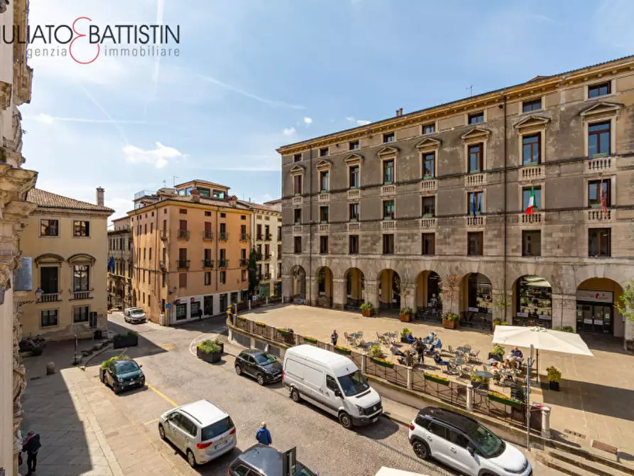 Immagine 2 di Appartamento in vendita  in PIAZZA BIADE 22 a Vicenza