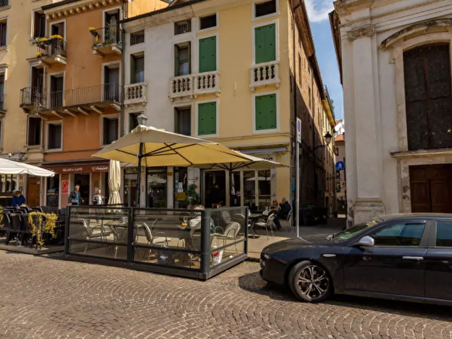 Immagine 4 di Appartamento in vendita  in PIAZZA BIADE 22 a Vicenza