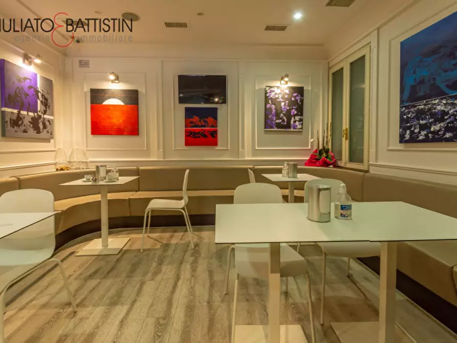 Immagine 5 di Appartamento in vendita  in PIAZZA BIADE 22 a Vicenza