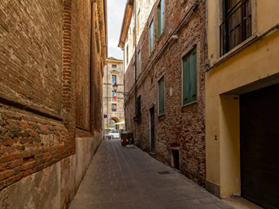 Immagine 11 di Appartamento in vendita  in PIAZZA BIADE 22 a Vicenza