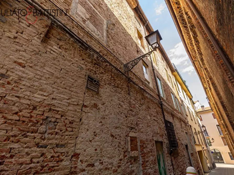 Immagine 12 di Appartamento in vendita  in PIAZZA BIADE 22 a Vicenza