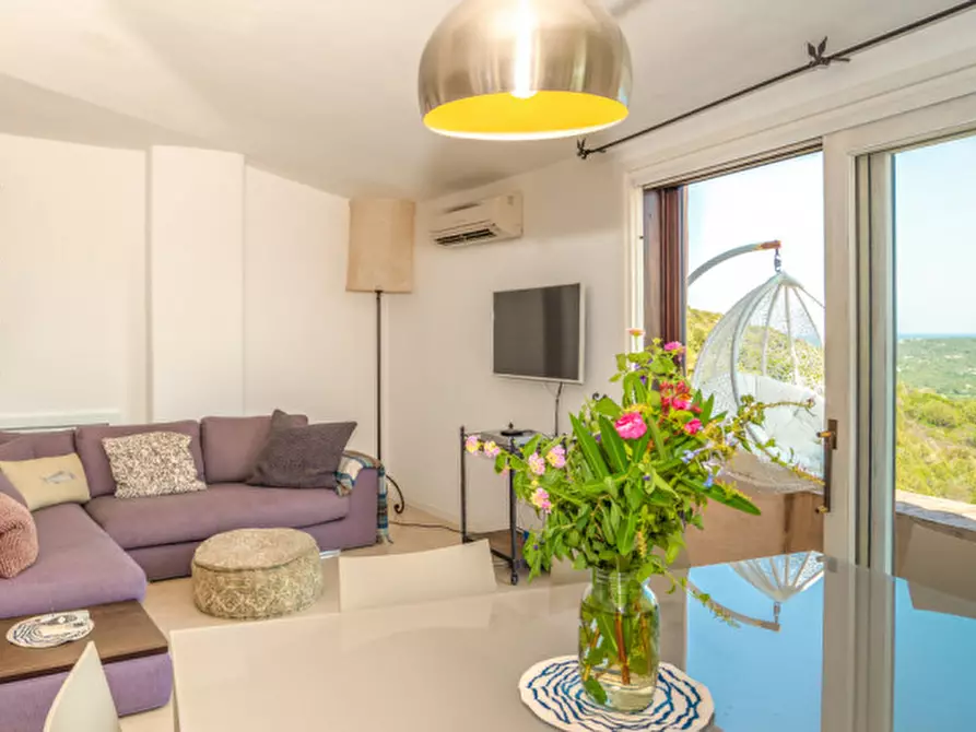Immagine 1 di Appartamento in vendita  in VIA DEL GOLF a Arzachena