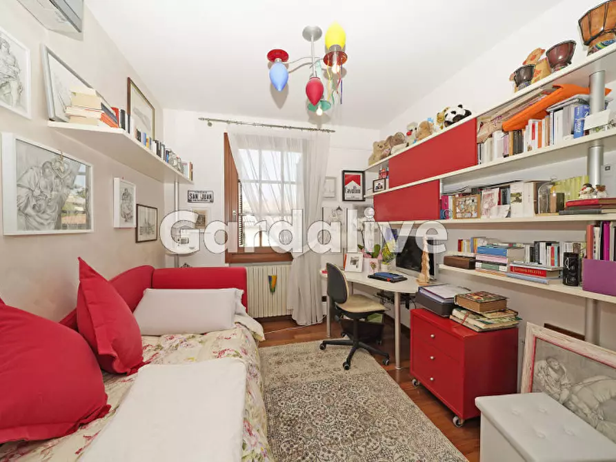 Immagine 21 di Appartamento in vendita  a Sirmione